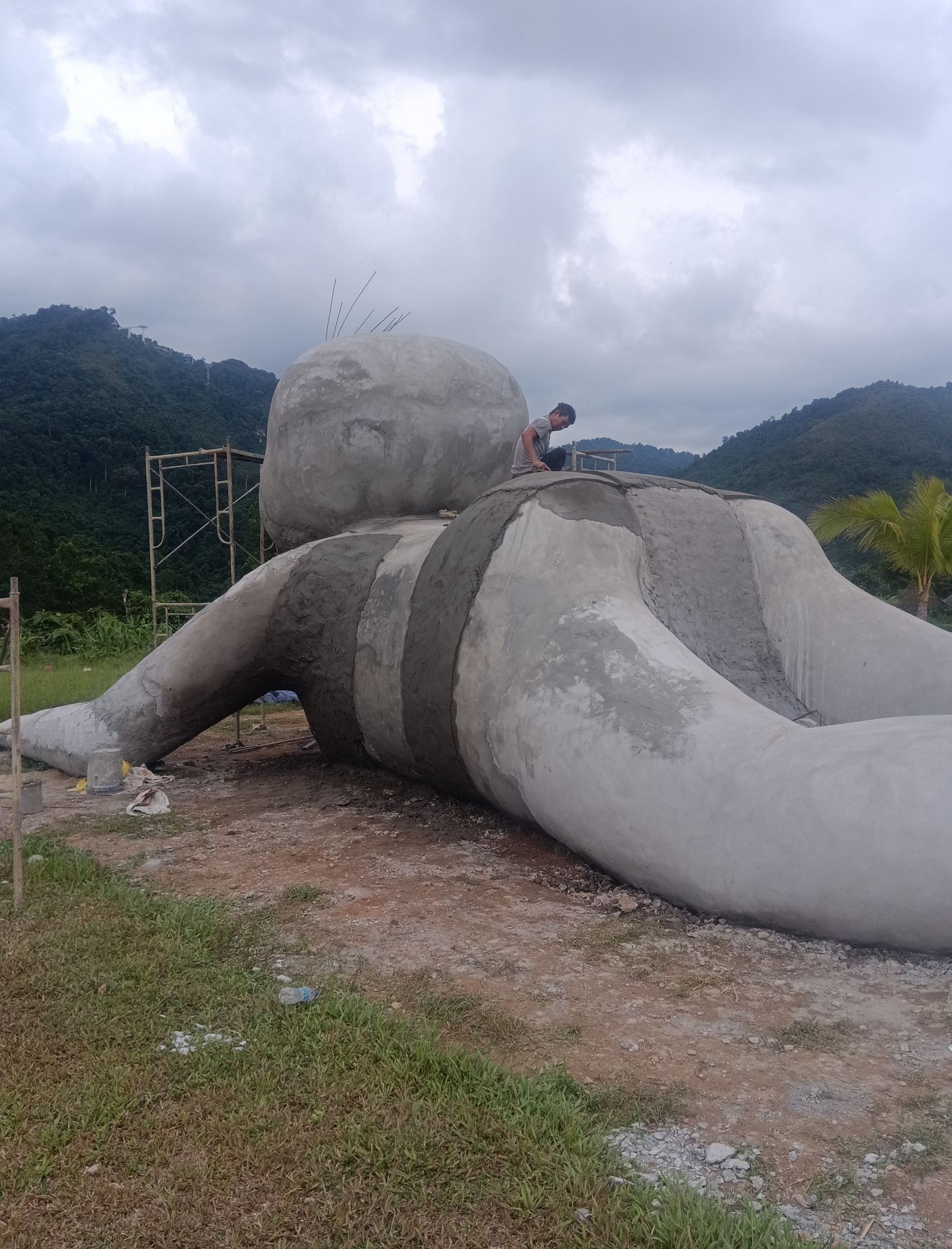 Tạo khối cơ thể rõ nét sau lớp xi măng thứ hai